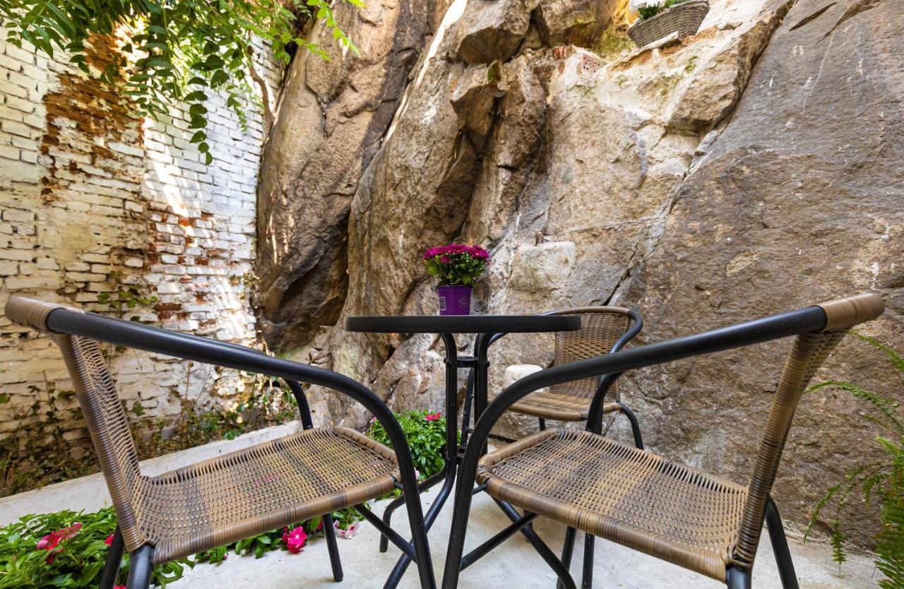 The Old Town Vintage 2-Bedroom Jewel By Flat Mаnager Plovdiv Kültér fotó