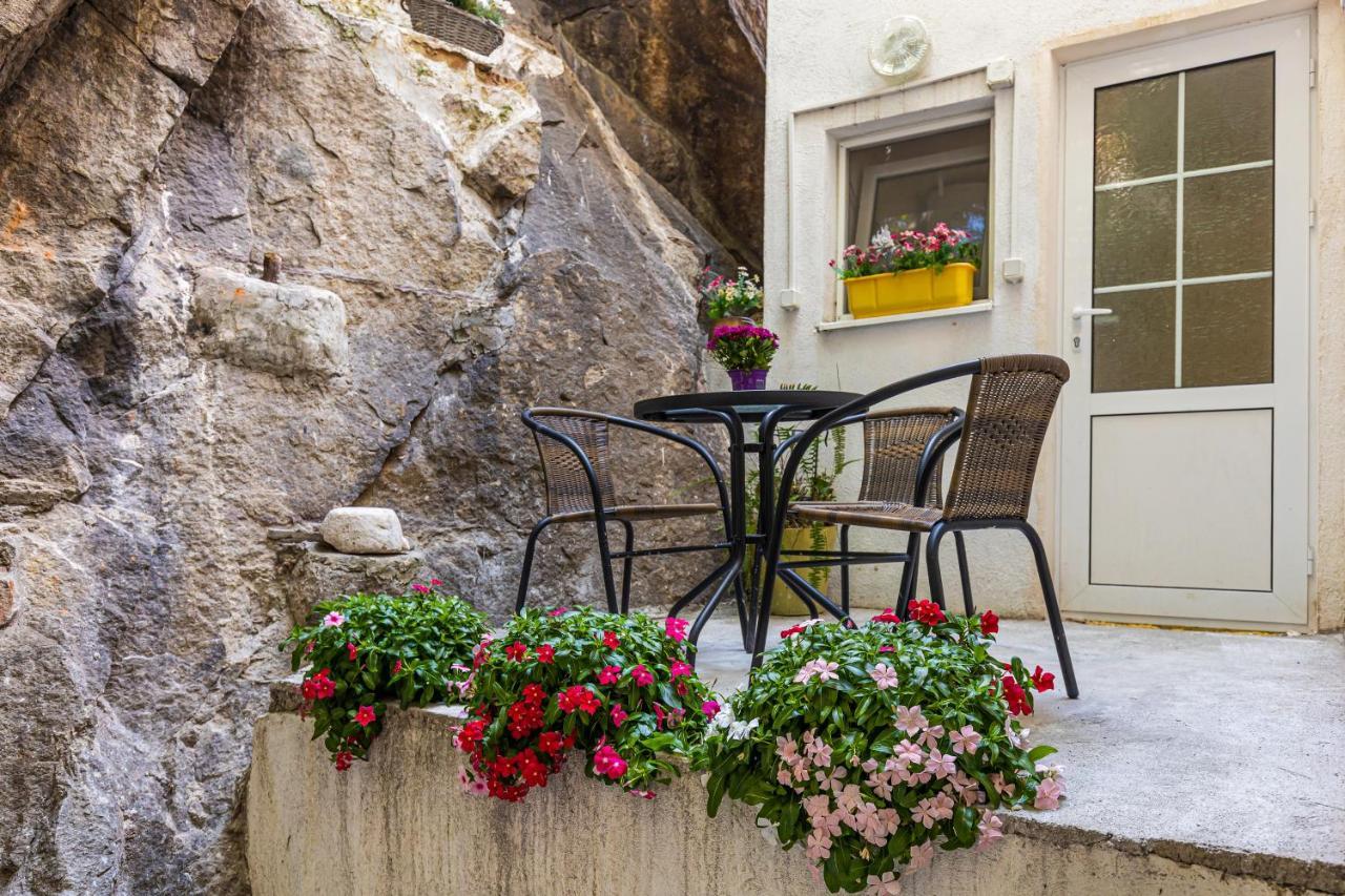 The Old Town Vintage 2-Bedroom Jewel By Flat Mаnager Plovdiv Kültér fotó